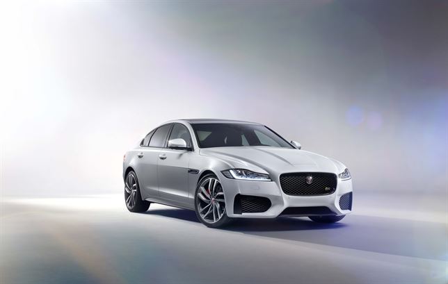 Jaguar presenta el nuevo XF en el Saln de Barcelona